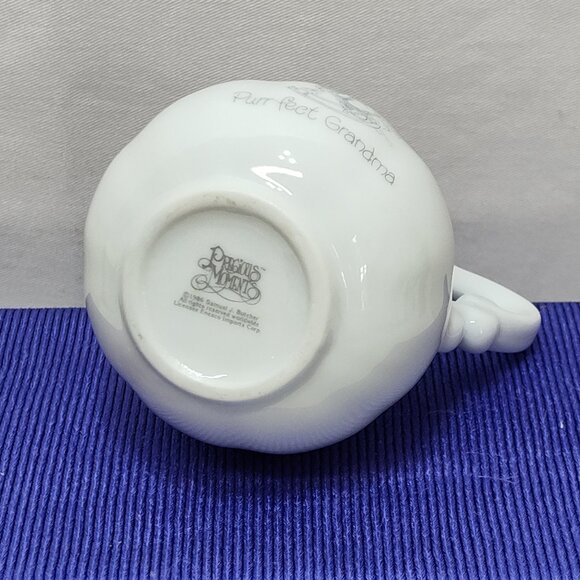 Precious Moments Purr-Fect Grandma Miniature Pitcher 1986 Porcelain Enesco VTG - Picture 3 of 6